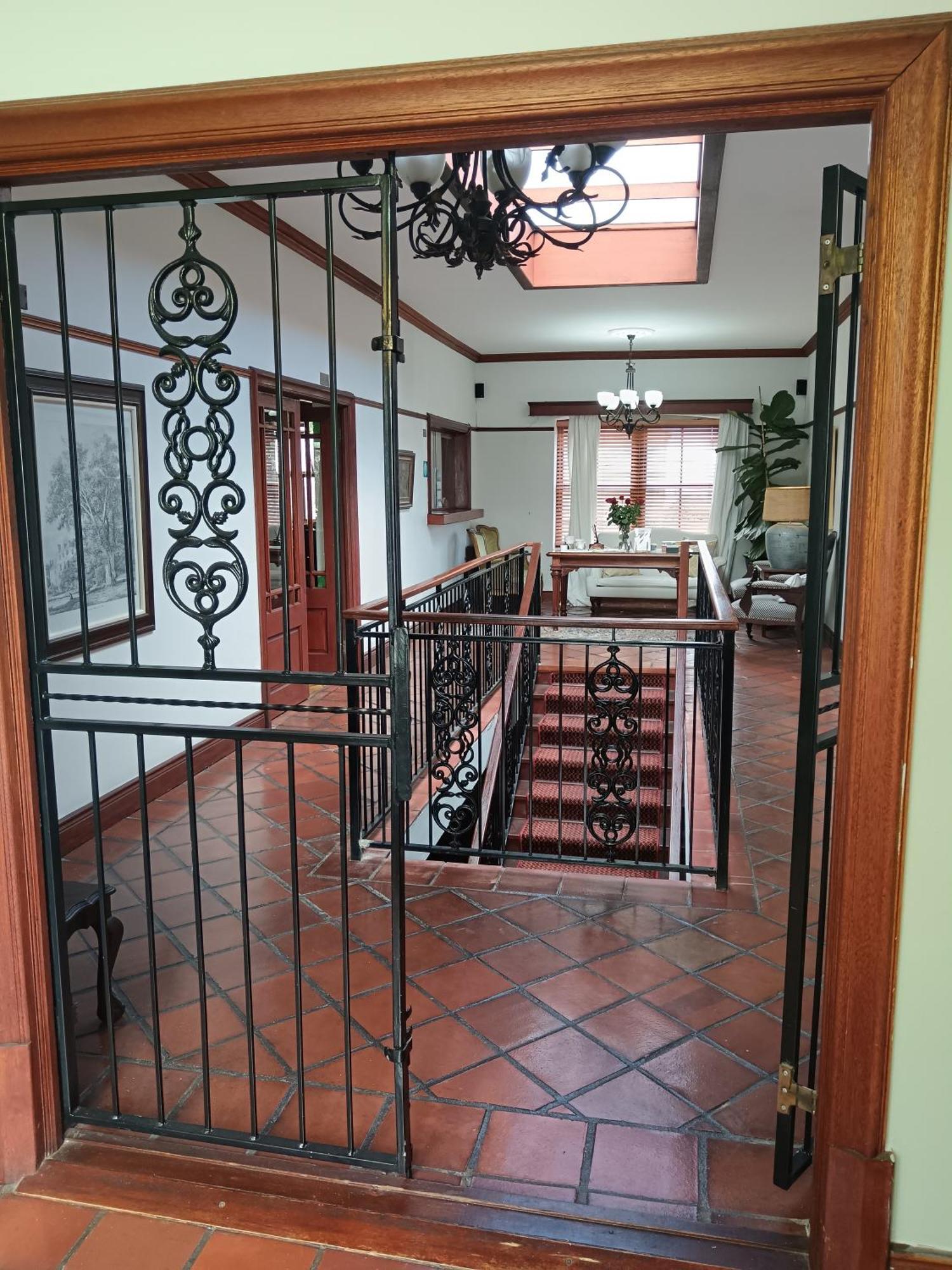 Berg En Zee Guesthouse Gordons Bay Exterior photo